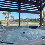2p Avec Piscine Sur Un Domaine De 3ha * Beziers